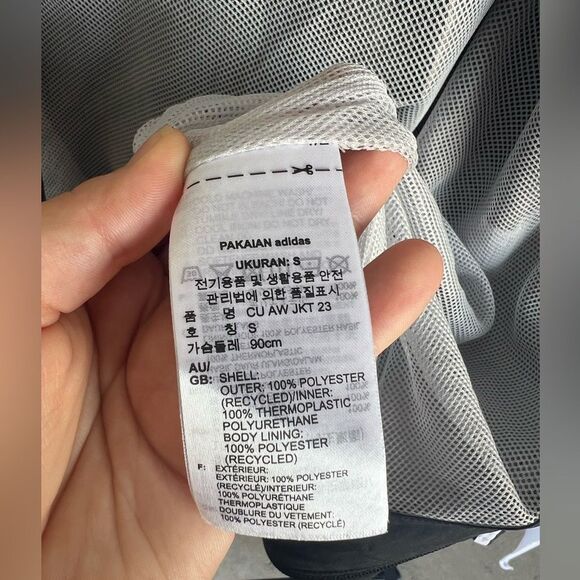 Adidas FIFA Women’s World Cup 2023 Wind Breaker size Small (oversized) - Picture 6 of 6